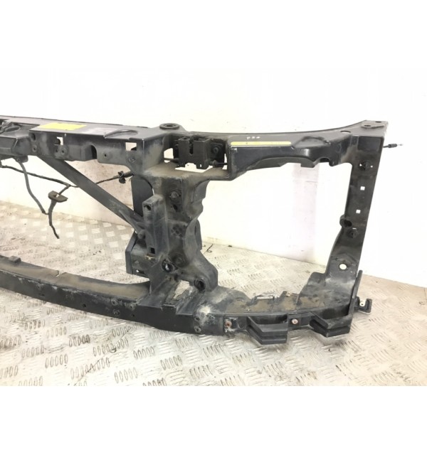 Панель передняя (телевизор) бу для Land Rover Discovery 3 2.7,  2006 г. бу контрактные купить в Спб