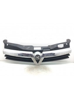 Решетка радиатора бу для Opel Astra H 1.6,  2004 г.