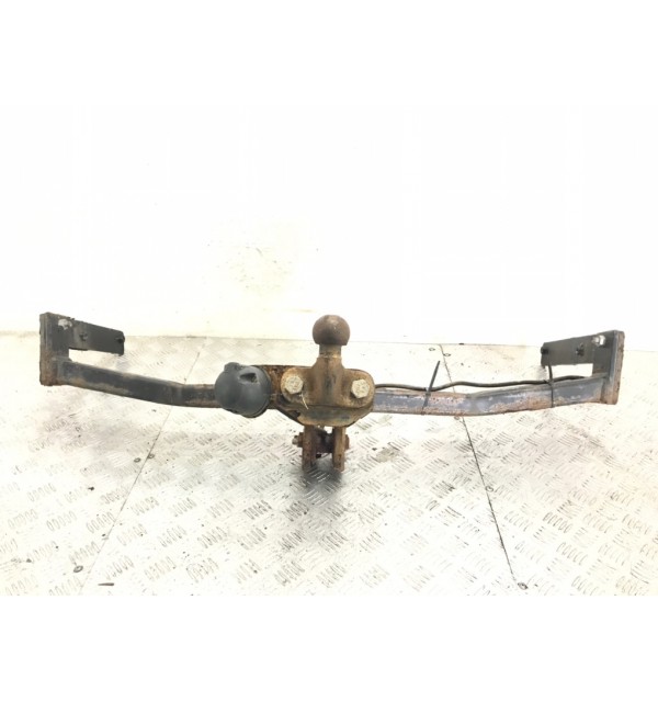Прицепное устройство (фаркоп) бу для Mazda 5   2.0 i,  2009 г. бу контрактные купить в Спб