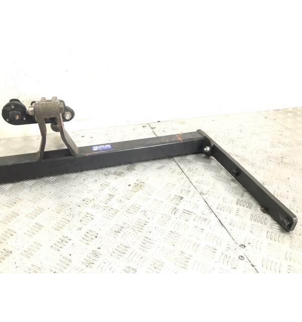Прицепное устройство (фаркоп) бу для Volkswagen Touran  1.9,  2003 г. бу контрактные купить в Спб