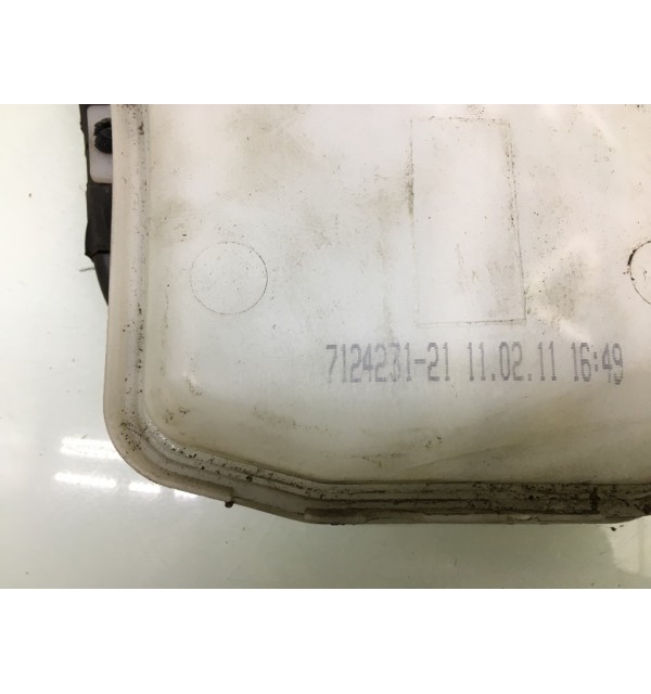 Бачок омывателя бу для BMW 3 E90/E91/E92/E93 2.0 TD,  2011 г. бу контрактные купить в Спб