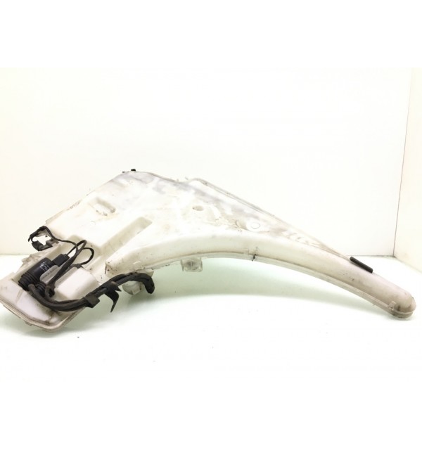 Бачок омывателя бу для BMW 1 E87/E81/E82/E88 1.6i,  2008 г. бу контрактные купить в Спб