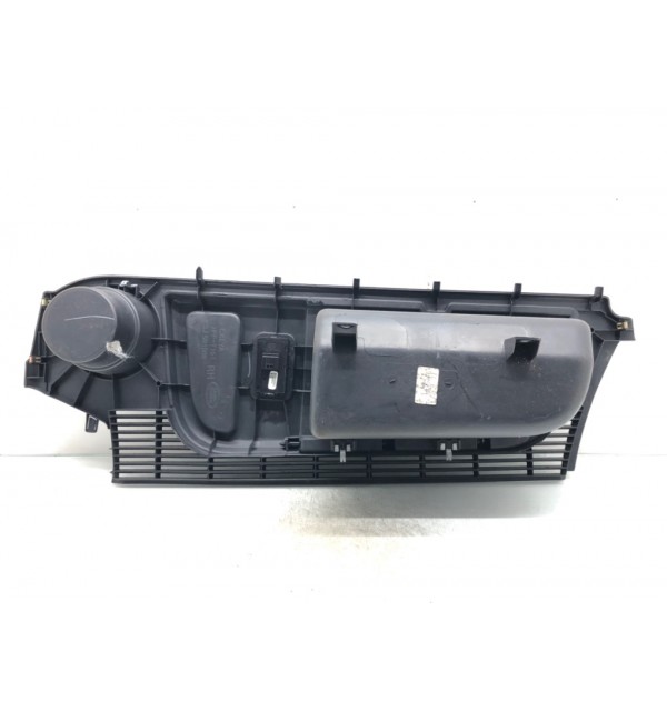 Бардачок бу для Land Rover Discovery 3 2.7,  2006 г. бу контрактные купить в Спб