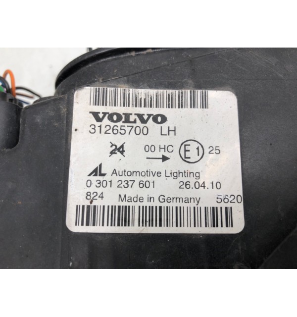 Фара левая бу для Volvo V50  1.6,  2010 г. бу контрактные купить в Спб