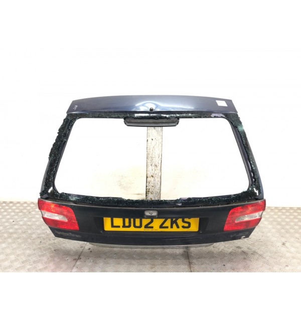 Крышка багажника бу для Volvo V40  1.9 TD,  2002 г. бу контрактные купить в Спб