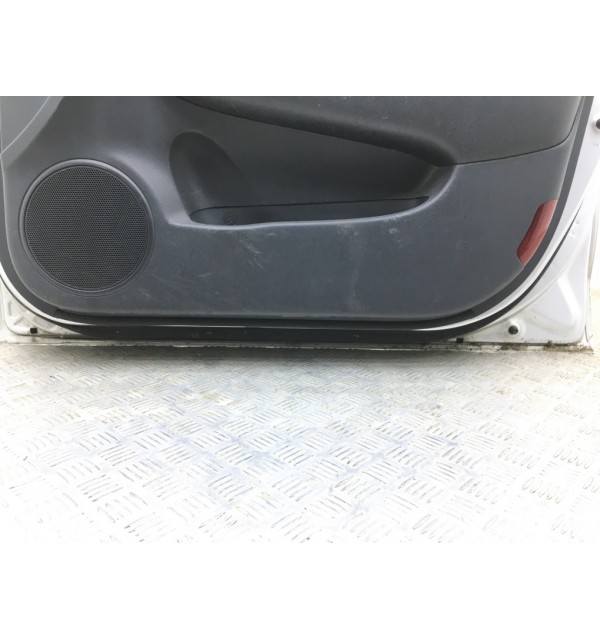 Дверь передняя правая бу для Hyundai i30  1.4 i,  2009 г. бу контрактные купить в Спб