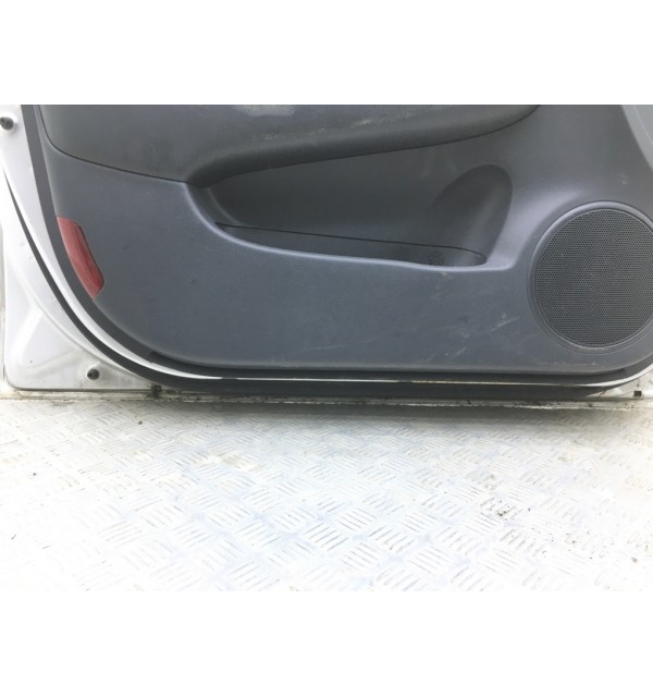 Дверь передняя левая бу для Hyundai i30  1.4 i,  2009 г. бу контрактные купить в Спб