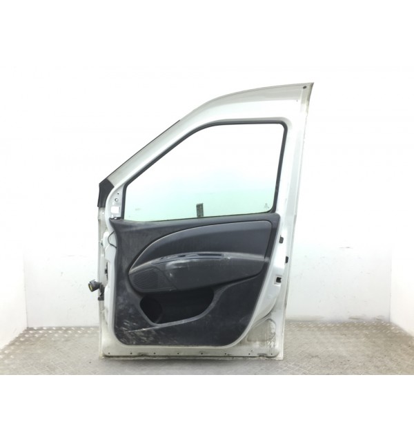 Дверь передняя правая бу для Fiat Doblo  1.3 JTD,  2012 г. бу контрактные купить в Спб