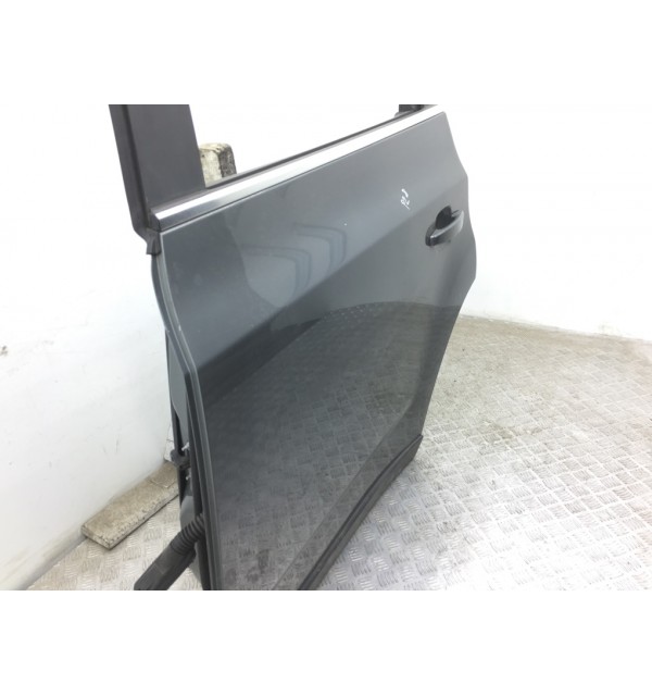 Дверь задняя левая бу для Chevrolet Orlando  2.0 CDi,  2011 г. бу контрактные купить в Спб