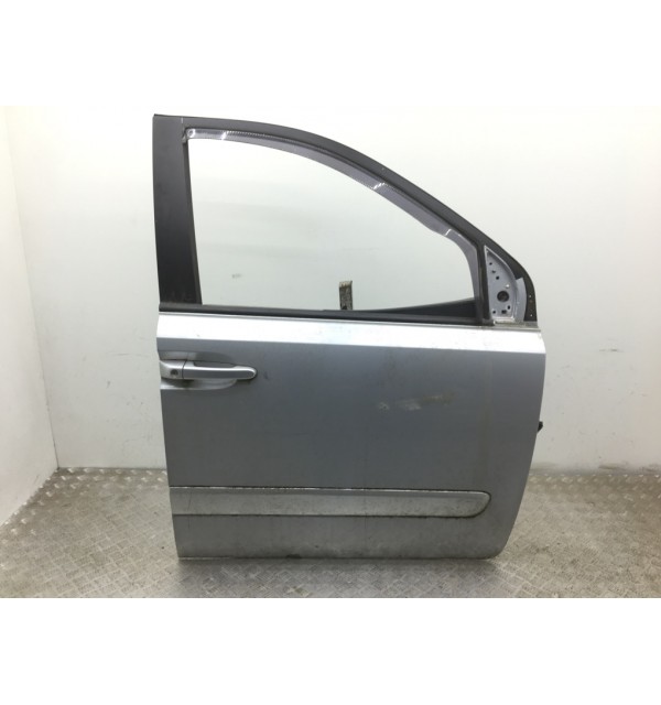 Дверь передняя правая бу для Kia Carnival  2.9 CRDi,  2007 г. бу контрактные купить в Спб