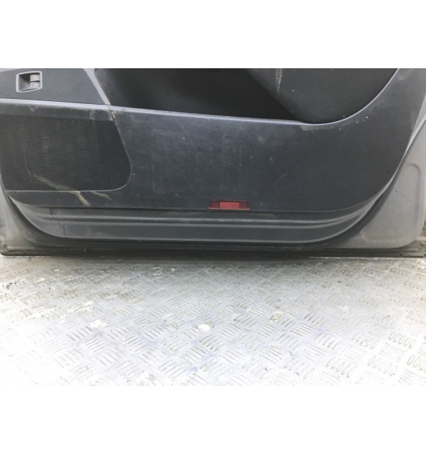 Дверь передняя правая бу для Volkswagen Passat B6 2.0 TDi,  2006 г.