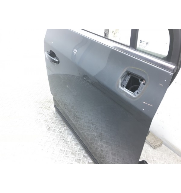 Дверь передняя правая бу для Chevrolet Orlando  2.0 CDi,  2011 г. бу контрактные купить в Спб