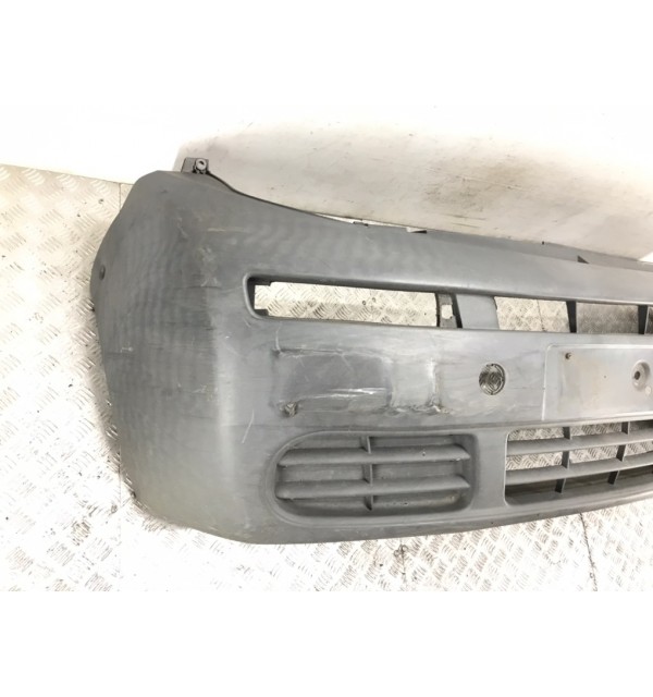 Бампер передний бу для Opel Vivaro  1.9,  2004 г. бу контрактные купить в Спб
