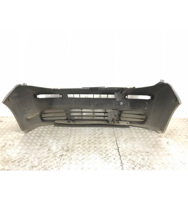 Бампер передний бу для Opel Vivaro  1.9,  2004 г. бу контрактные купить в Спб