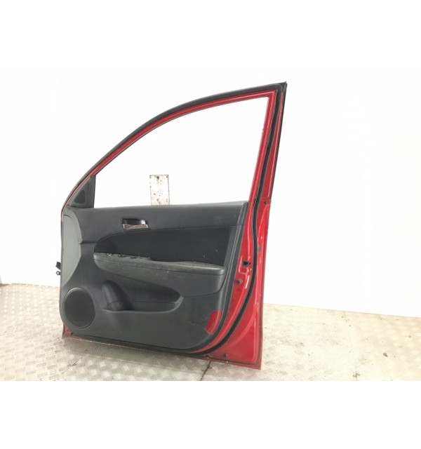 Дверь передняя правая бу для Hyundai i30  1.4 i,  2009 г.