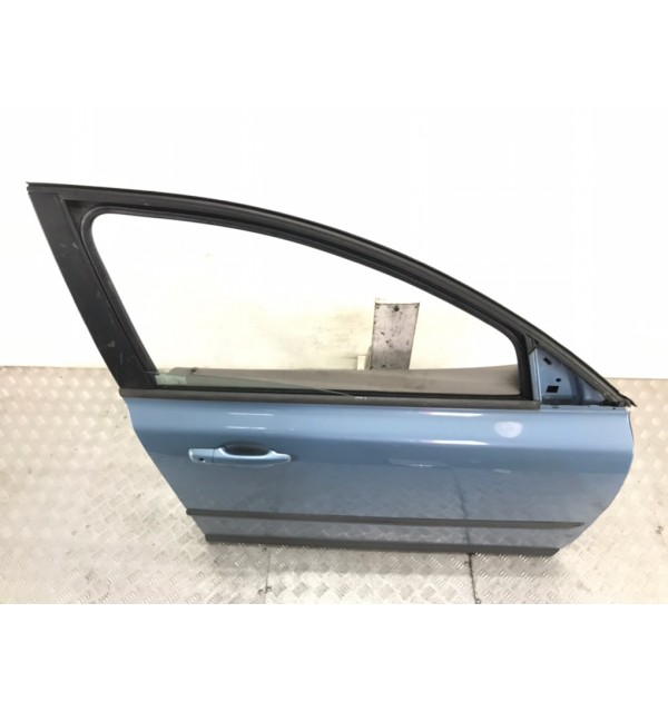 Дверь передняя правая бу для Volvo V50  2.0,  2004 г. бу контрактные купить в Спб