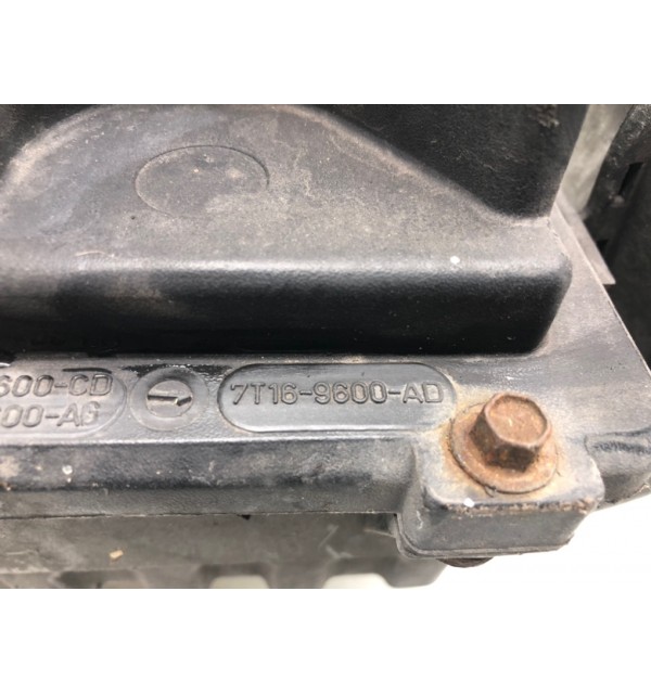 Корпус воздушного фильтра бу для Ford Transit Connect  1.8,  2008 г. бу контрактные купить в Спб