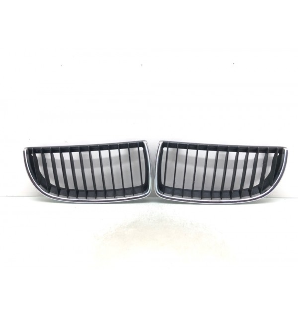 Решетка радиатора бу для BMW 3 E90/E91/E92/E93 2.0,  2008 г. бу контрактные купить в Спб