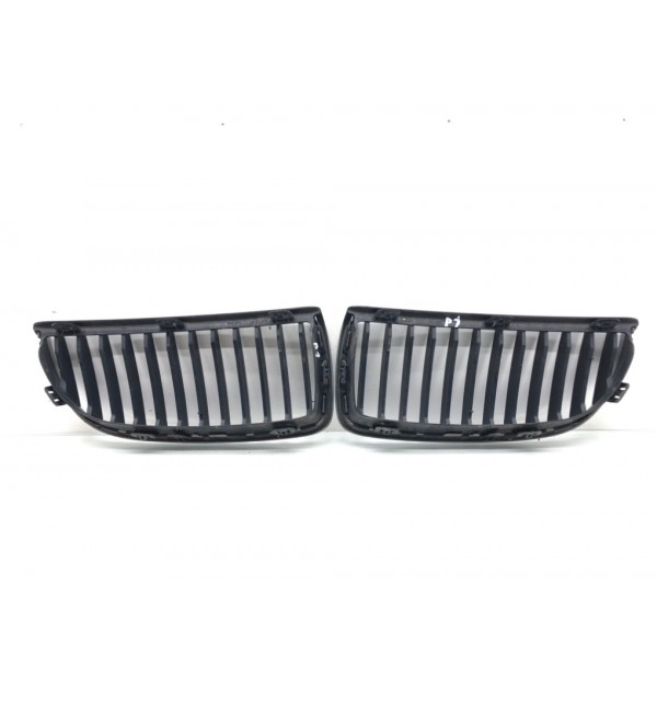 Решетка радиатора бу для BMW 3 E90/E91/E92/E93 2.0,  2006 г. бу контрактные купить в Спб