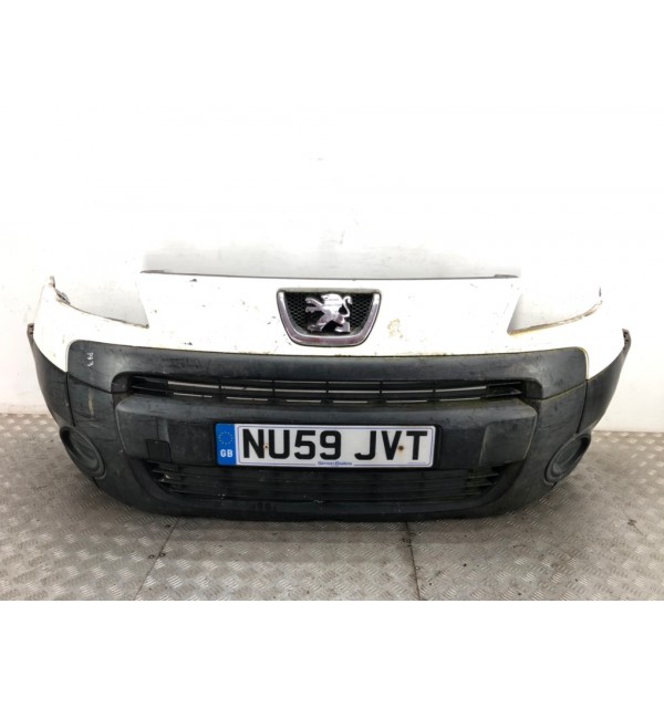 Бампер передний бу для Peugeot Partner  1.6 HDi,  2009 г. бу контрактные купить в Спб