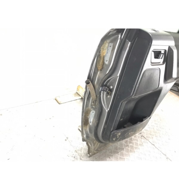 Дверь задняя правая бу для Land Rover Freelander 2 2.2 TD,  2010 г.