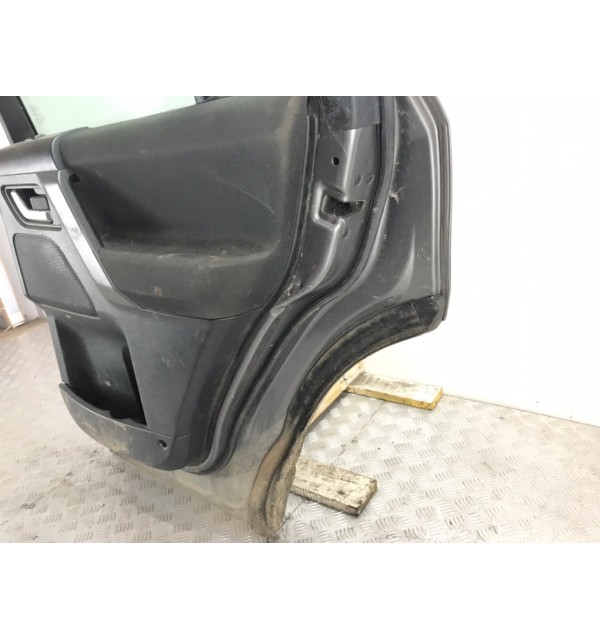 Дверь задняя правая бу для Land Rover Freelander 2 2.2 TD,  2010 г.