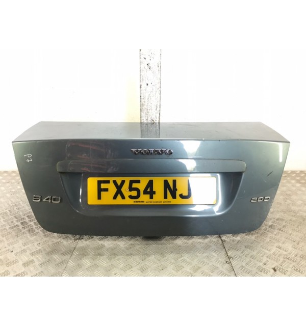 Крышка багажника бу для Volvo S40  2.0 TD,  2004 г.