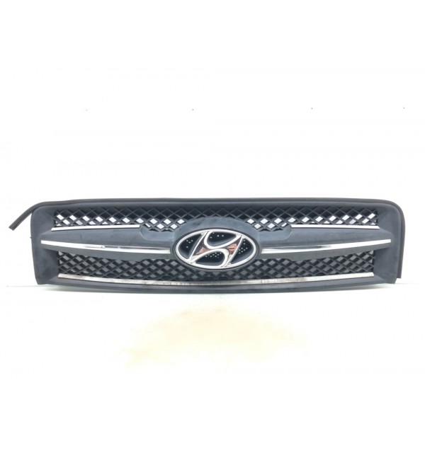 Решетка радиатора бу для Hyundai Tucson  2.0 CRDi,  2006 г.