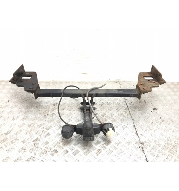 Прицепное устройство (фаркоп) бу для Hyundai Tucson  2.0 CRDi,  2006 г.