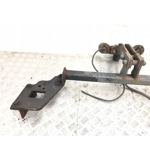 Прицепное устройство (фаркоп) бу для Hyundai Tucson  2.0 CRDi,  2006 г.