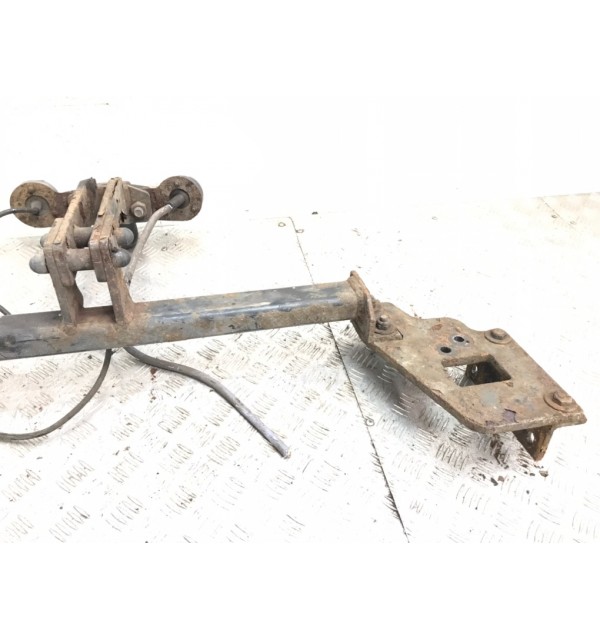 Прицепное устройство (фаркоп) бу для Hyundai Tucson  2.0 CRDi,  2006 г.