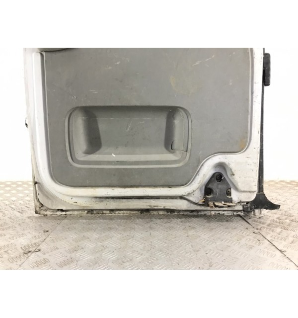 Дверь задняя распашная правая бу для Renault Trafic  2.5 DTi,  2006 г.