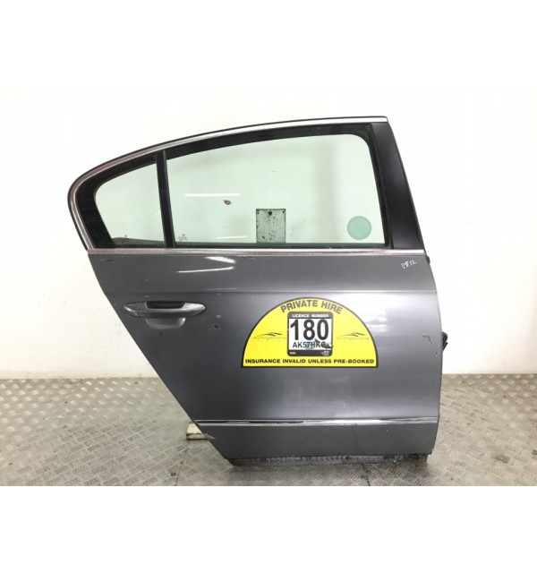 Дверь задняя правая бу для Volkswagen Passat B6 1.9 TDi,  2007 г.