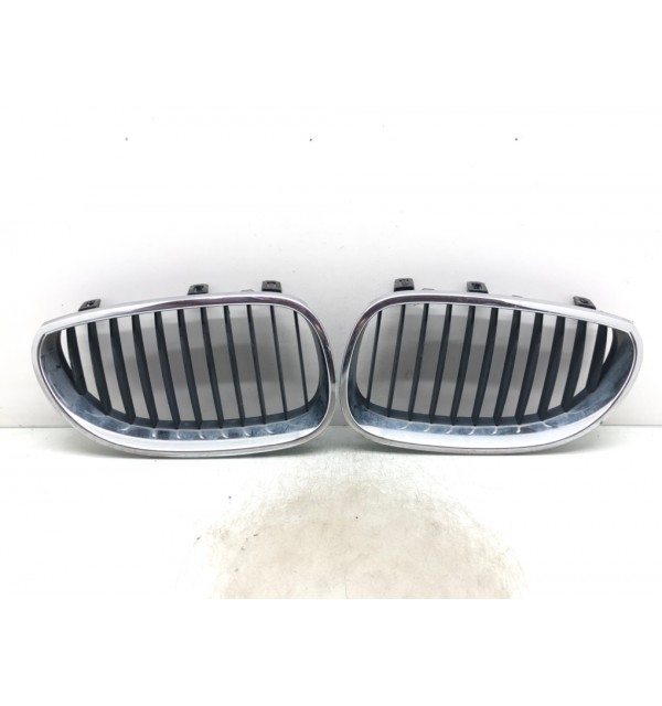 Решетка радиатора бу для BMW 5 E60/E61 3.0 i,  2005 г.