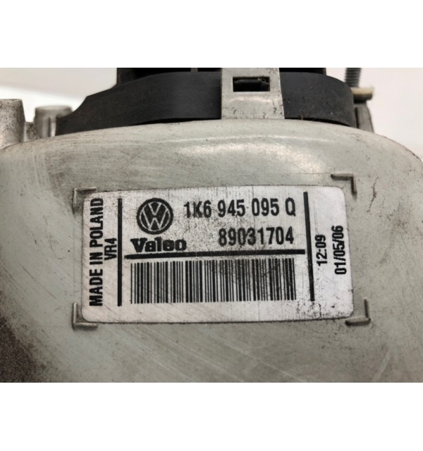 Фонарь задний левый бу для Volkswagen Golf 5 2.0 SDi,  2006 г.