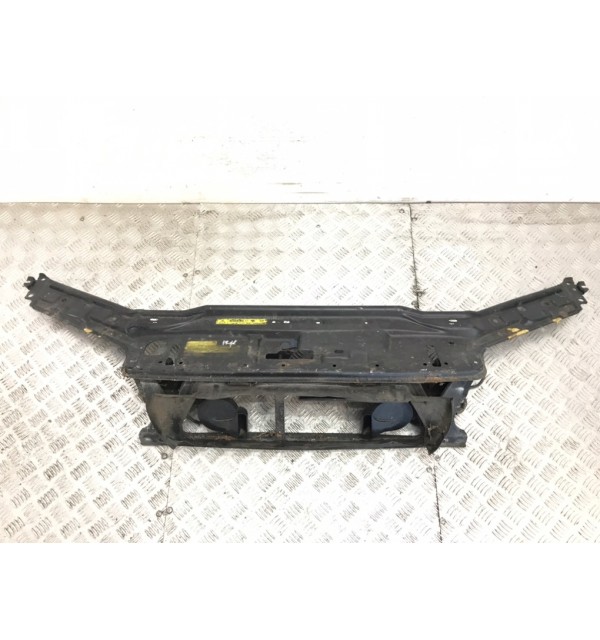 Панель передняя (телевизор) бу для Volvo V70  2.4 D5,  2002 г.