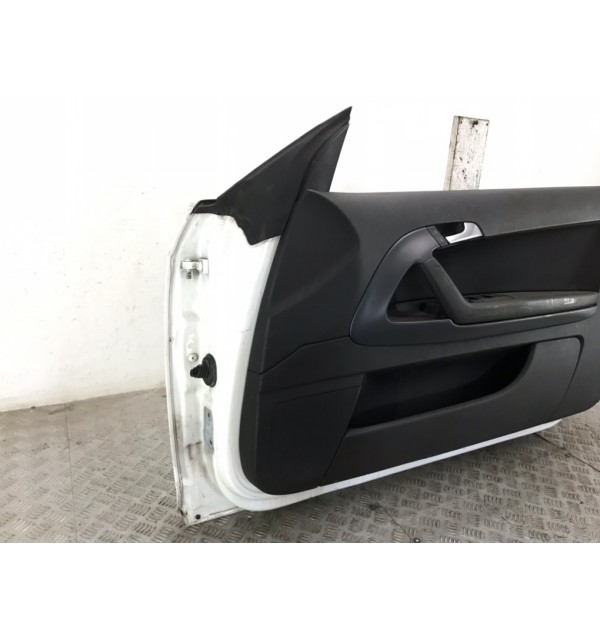 Дверь передняя правая бу для Audi A3 8P 1.9 TDi,  2008 г.
