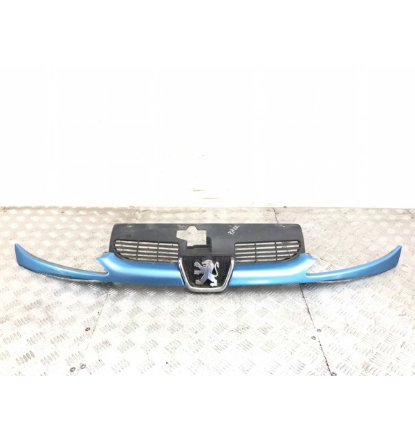 Решетка радиатора бу для Peugeot 206  1.6 i,  2002 г.