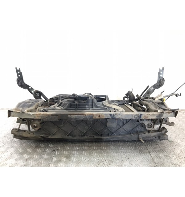 Панель передняя (телевизор) бу для Nissan Qashqai  1.5 DCi,  2008 г.
