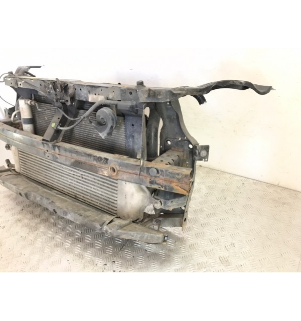 Панель передняя (телевизор) бу для Nissan Qashqai  1.5 DCi,  2008 г.