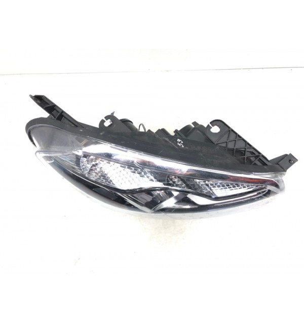 Фара правая бу для Nissan Qashqai  1.5 DCi,  2011 г.