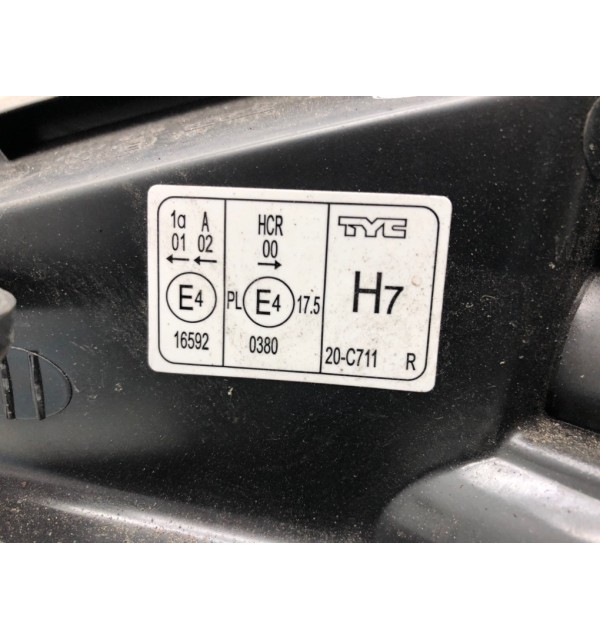 Фара правая бу для Nissan Qashqai  1.5 DCi,  2011 г.