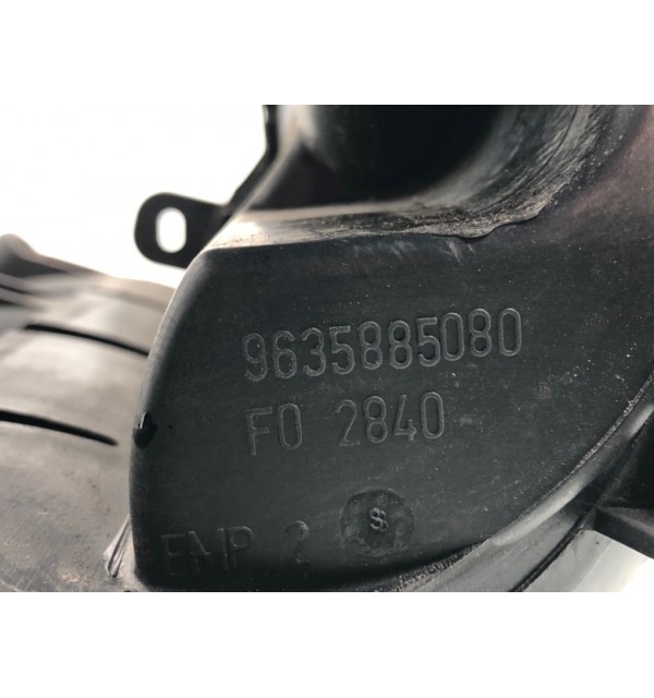 Коллектор впускной бу для Citroen C3  1.6 i,  2005 г.