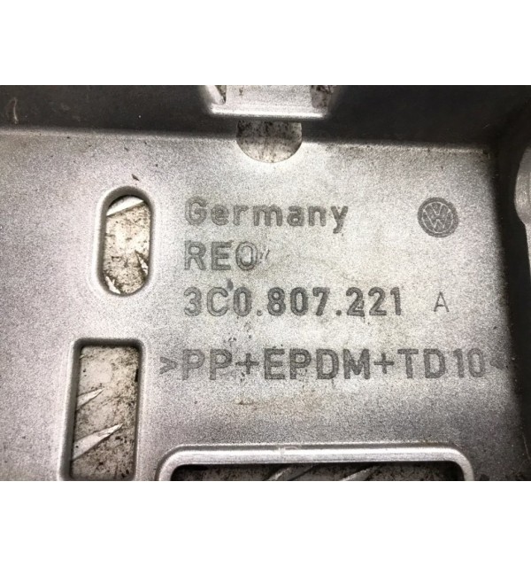Бампер передний бу для Volkswagen Passat B6 2.0 TDi,  2010 г.
