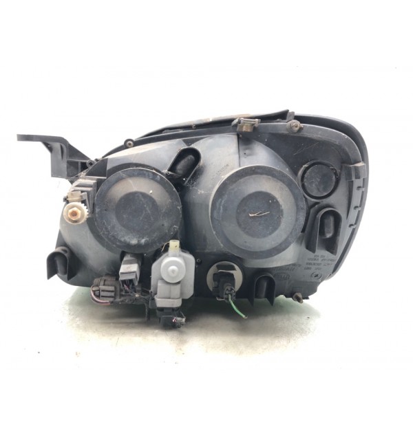 Фара правая бу для Nissan Almera Tino  1.8 i,  2005 г.