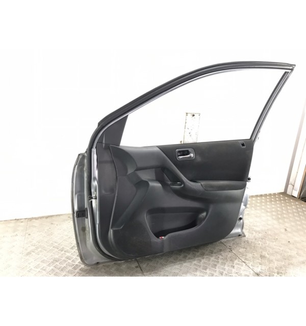 Дверь передняя правая бу для Honda Civic 7 1.4i,  2004 г.