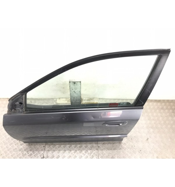 Дверь передняя левая бу для Honda Civic 7 1.4i,  2004 г.