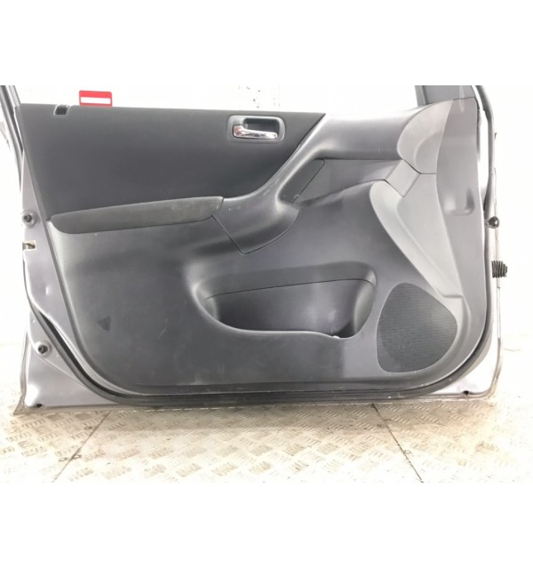 Дверь передняя левая бу для Honda Civic 7 1.4i,  2004 г.