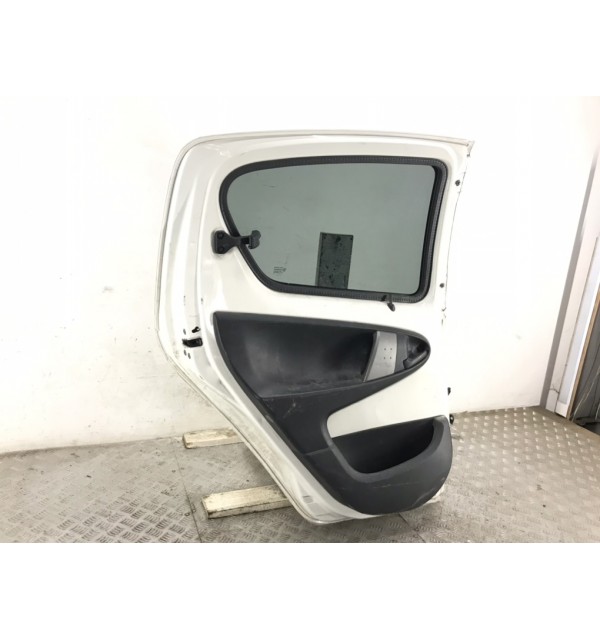 Дверь задняя левая бу для Toyota Aygo  1.0 i,  2012 г.