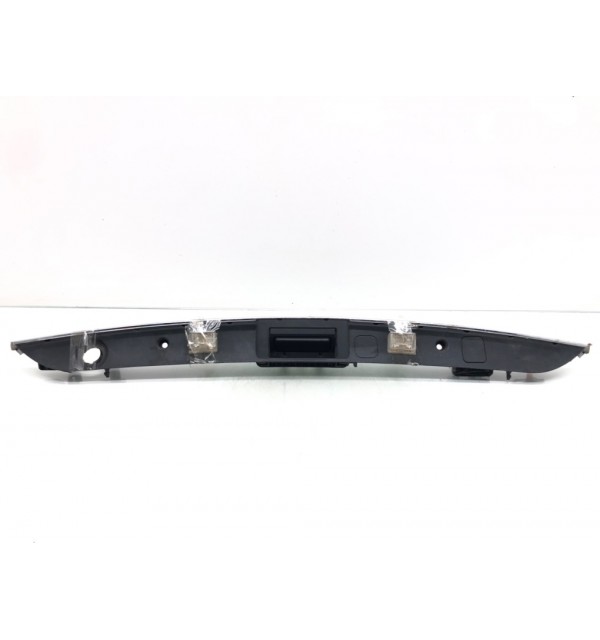 Накладка двери (крышки) багажника бу для Mercedes C W204 2.2CDI,  2013 г.